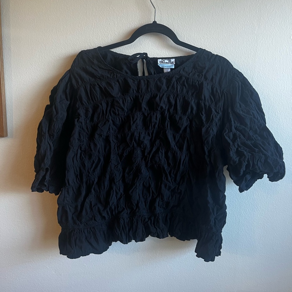 Chic Black Crinkled Women's Blouse